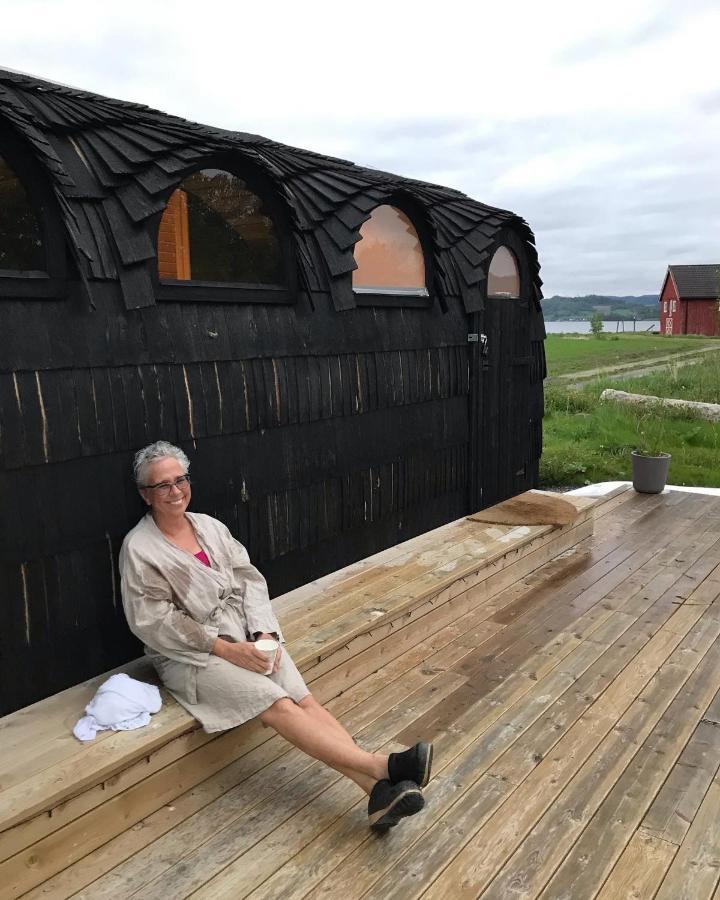 Saga, Badehotell Med Sauna Og Badebrygge - Inderoy Straumen  Exterior foto