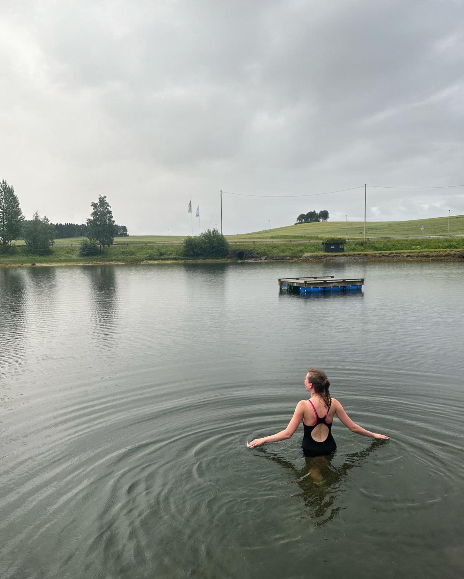 Saga, Et Unikt, Sjarmerende Badehotell Med Fa Rom, Sauna Og Badebrygge - Inderoy Straumen  Exterior foto